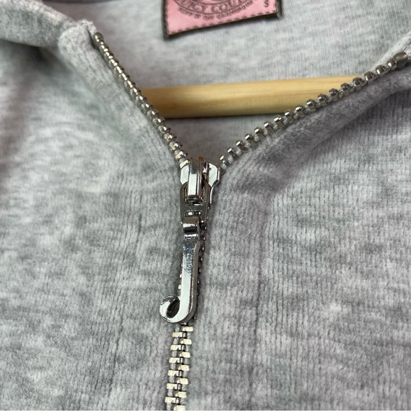 Juicy Couture Y2K 2000’s Light Grey Velour Hooded Zip Up Track Jacket Size Small - Picture 7 of 16